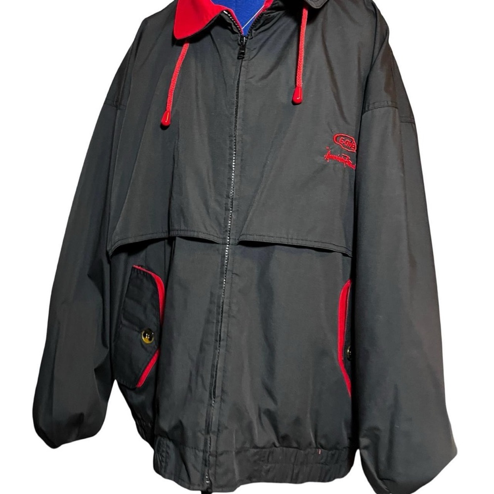Black and red inverse hart well via sport jacket